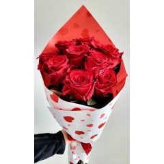   Szívecskés vörös rózsacsokor (10 szál) NINCS KÉSZLETEN, CSAK ELŐRENDELÉSRE!